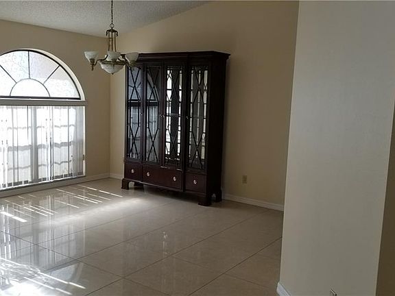 4th image of 7953 Somerset Dr