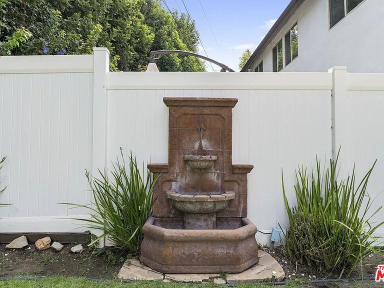 14321 Hortense St — Photo 50