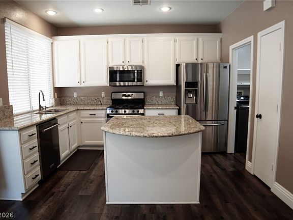 4th image of 205 Summer Palace Way