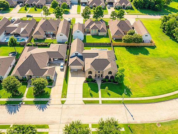 5th image of 2404 Grey Kirby Dr