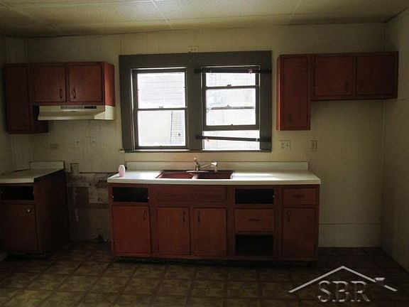3rd image of 1127 S Shiawassee St