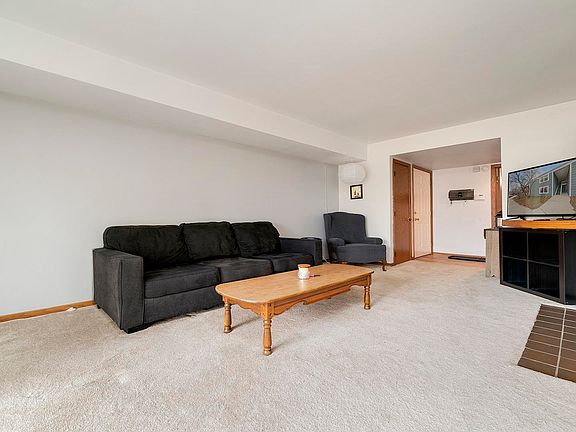 5th image of 6104 Brynwood Dr APT 6