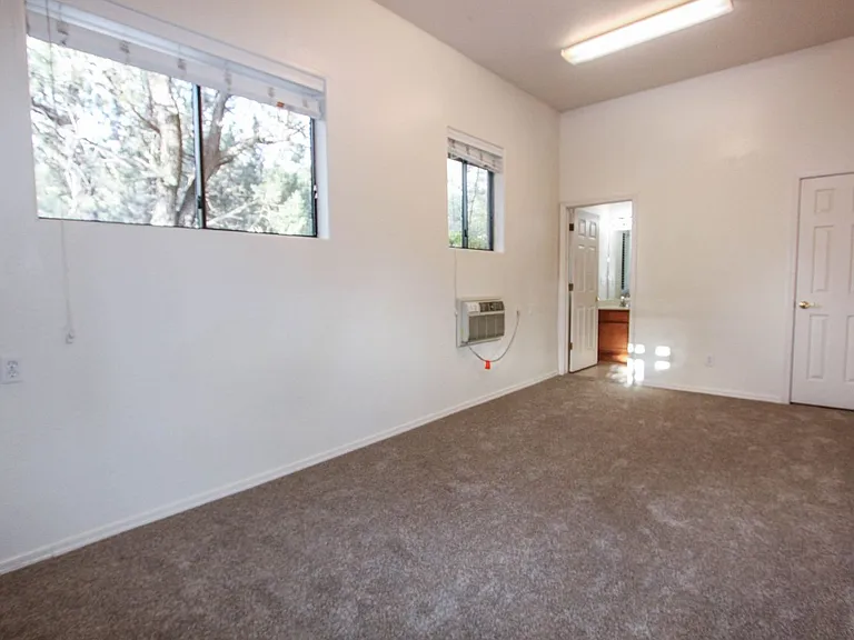1060 Stratus Way — Photo 7