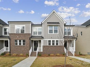 114 Glencoe Ln #104, Mooresville, NC 28117