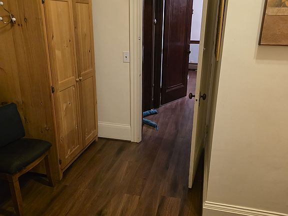5th image of 823 Charles St #A