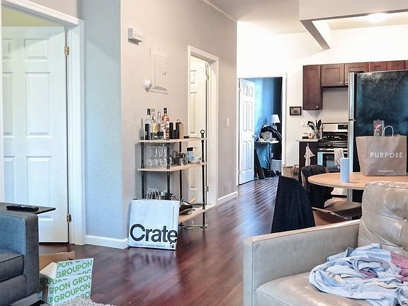 4th image of 453 Harman St #3