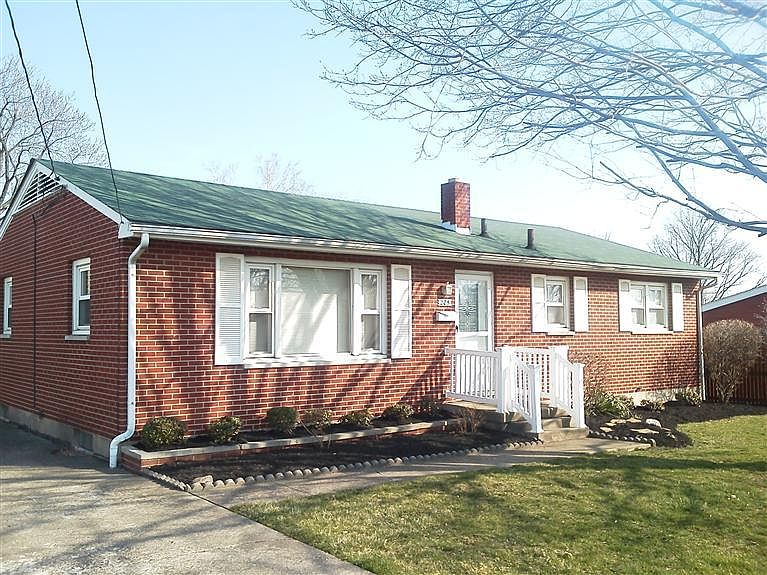 1st image of 205 Arnold Dr