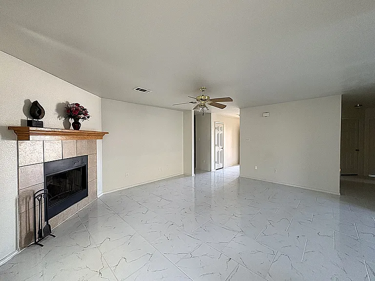 1117 Katelyn Cir — Photo 5