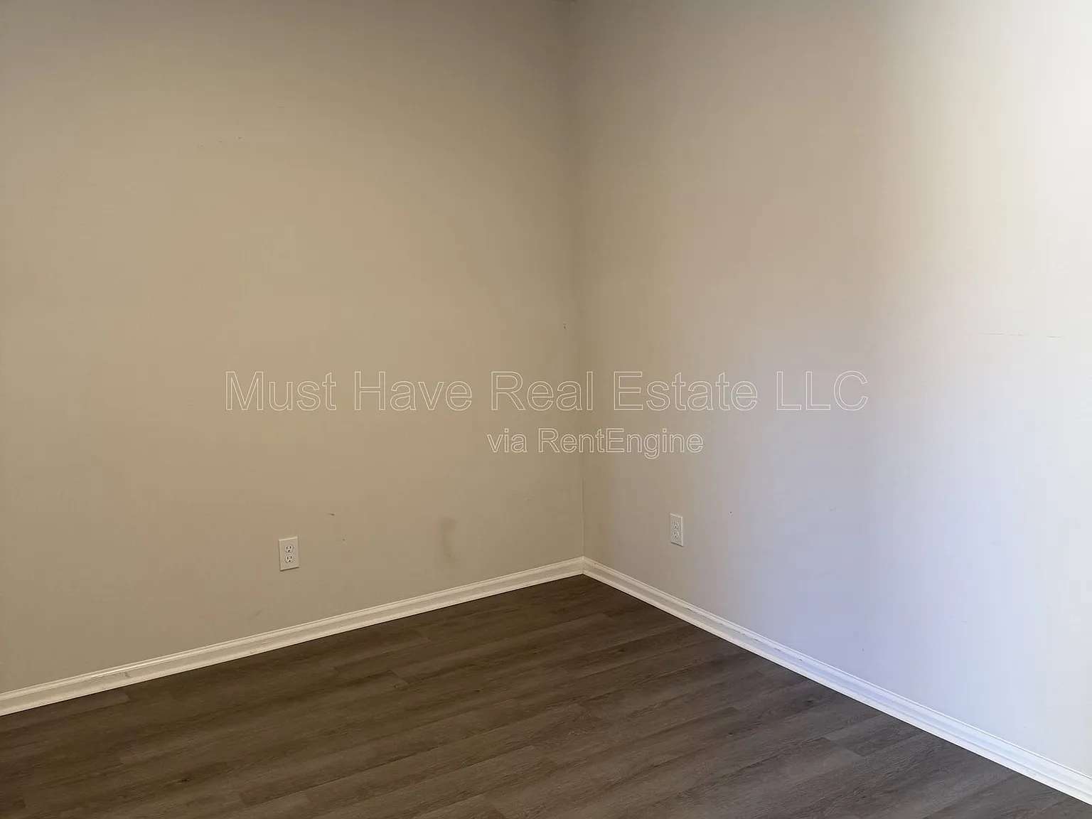 4 bed, 2.5 bath, 2000 sqft, $1,950 — Photo 4