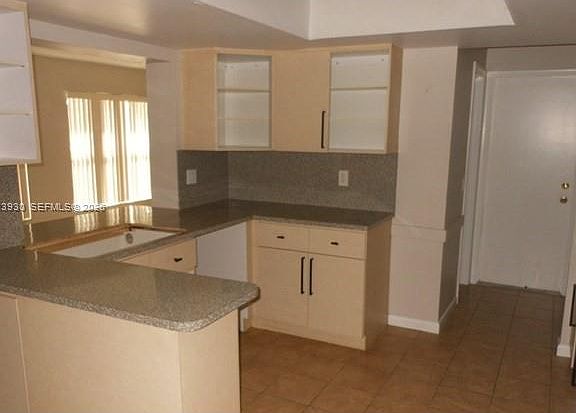 5th image of 7540 Margate Blvd