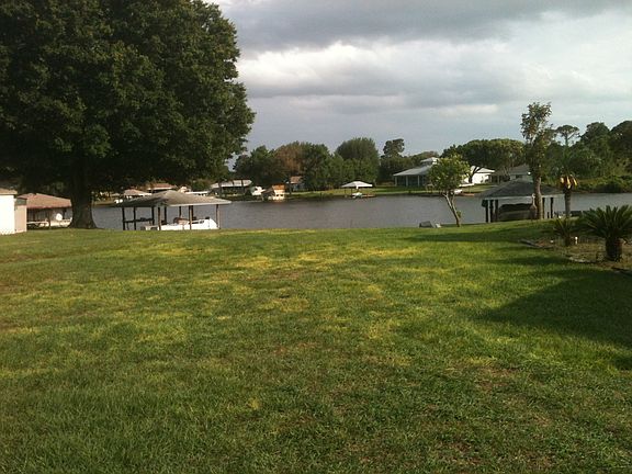 2nd image of 1019 Gardenia St