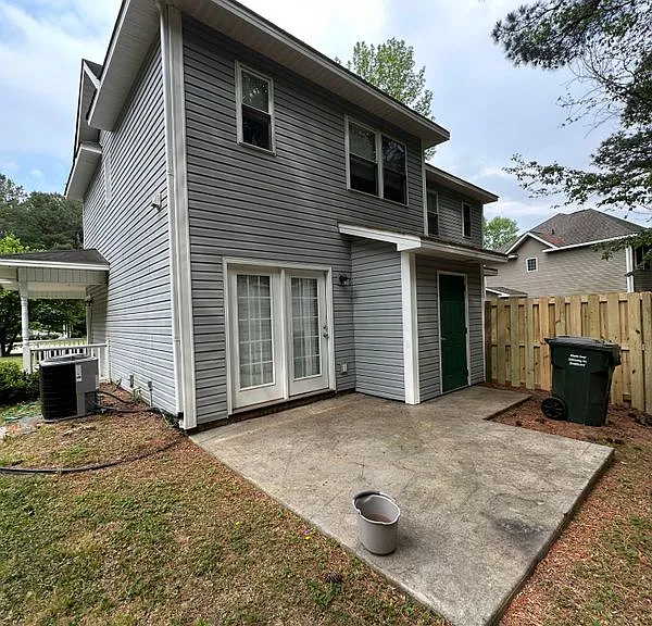 111B Laura Ln — Photo 2
