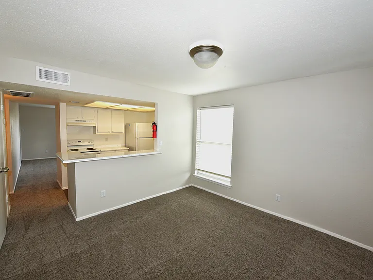 Mariposa Flats — Photo 10