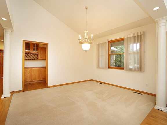 5th image of 3177 Baffin Dr