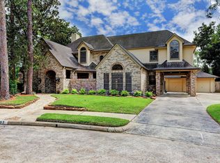 2203 Meadow Gardens Dr, Houston, TX 77062
