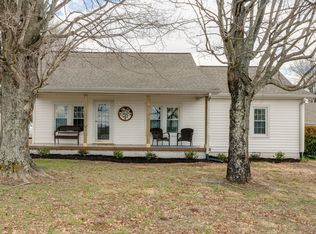 2773 Logan Rd, Greenbrier, TN 37073