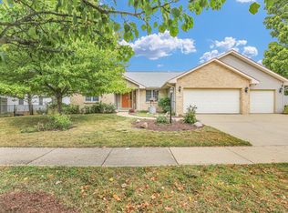 3104 Countrybend Ln, Champaign, IL 61821