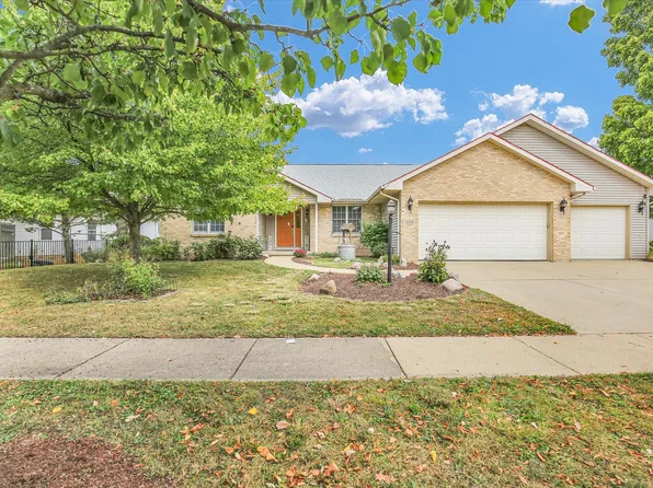 3104 Countrybend Ln, Champaign, IL 61821