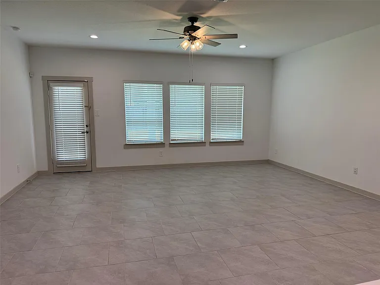 28934 Lupo River Ct — Photo 7