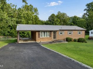 707 Hill Top Dr, Johnson City, TN 37604