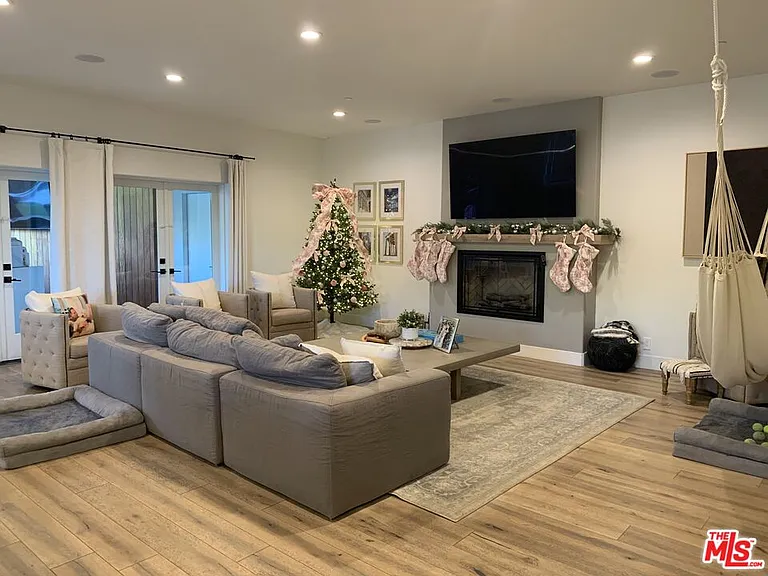 3373 Coldwater Canyon Ave — Photo 14