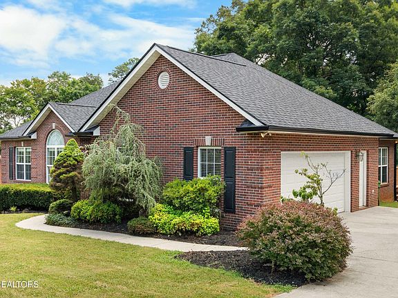 3rd image of 5312 Windingbrooke Ln