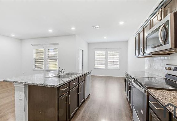 4th image of 1328 Broaddus Rd