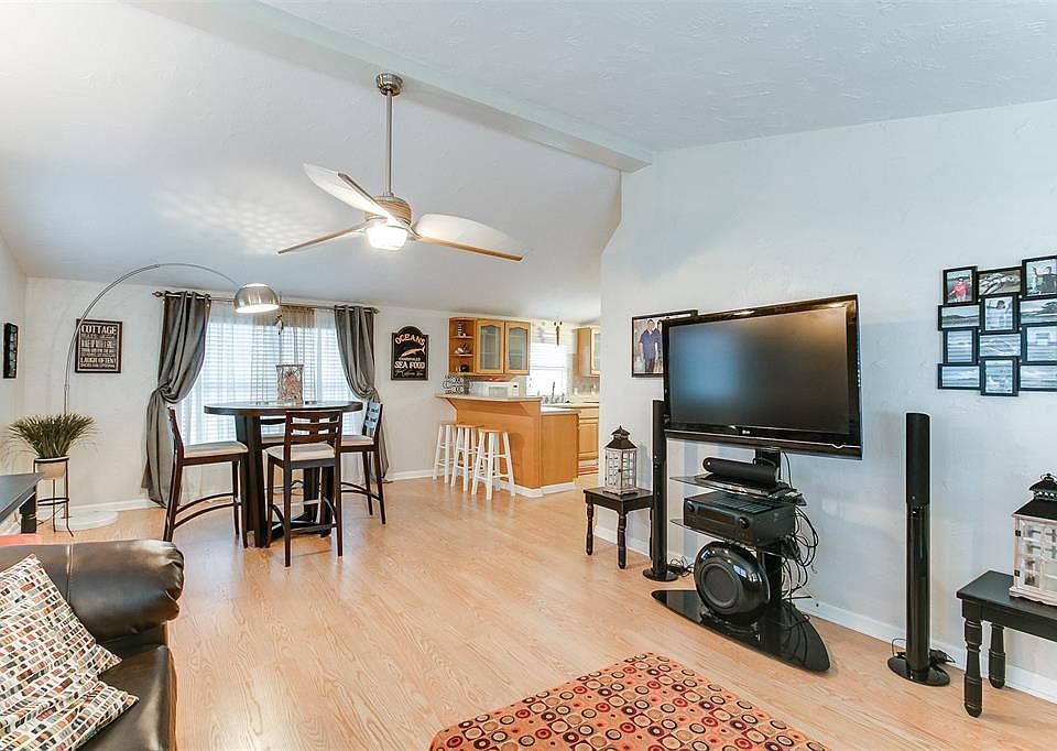 1st image of 1635 Railroad Ave