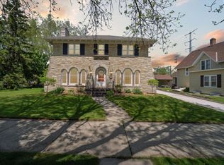 208 W Chestnut St, Port Washington, WI 53074