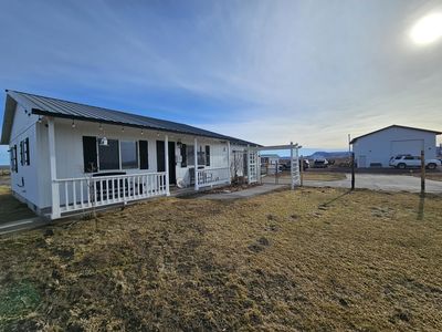57969 Fossil Lake Rd, Christmas Valley, OR, 97641