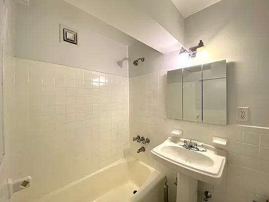 Rented by R New York | media 14