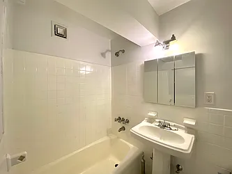 Rented by R New York