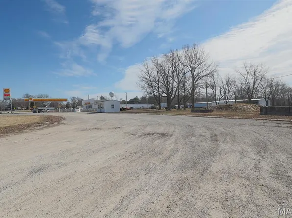 411 S Obannon St, Raymond, IL 62560