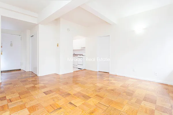 Rented by Mirador Real Estate | media 13