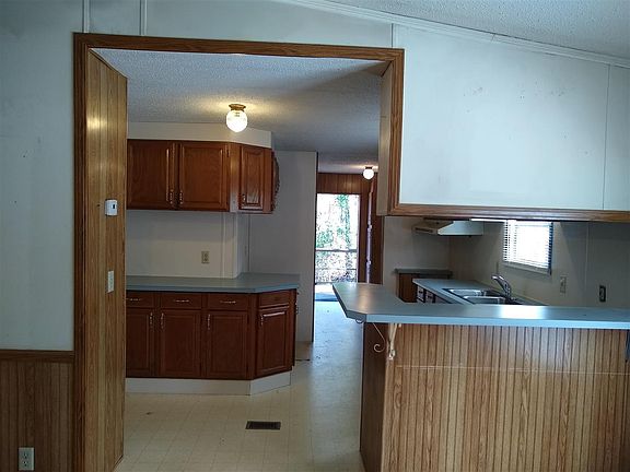 5th image of 152 Pendelton Pugh Ln