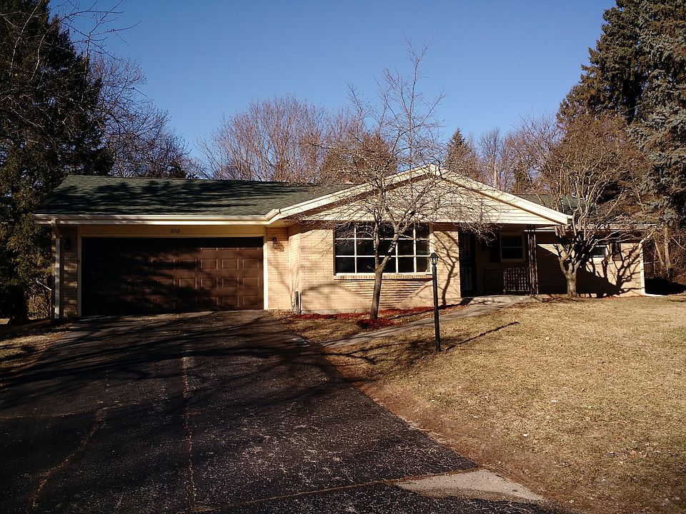 2112 Balmoral Place