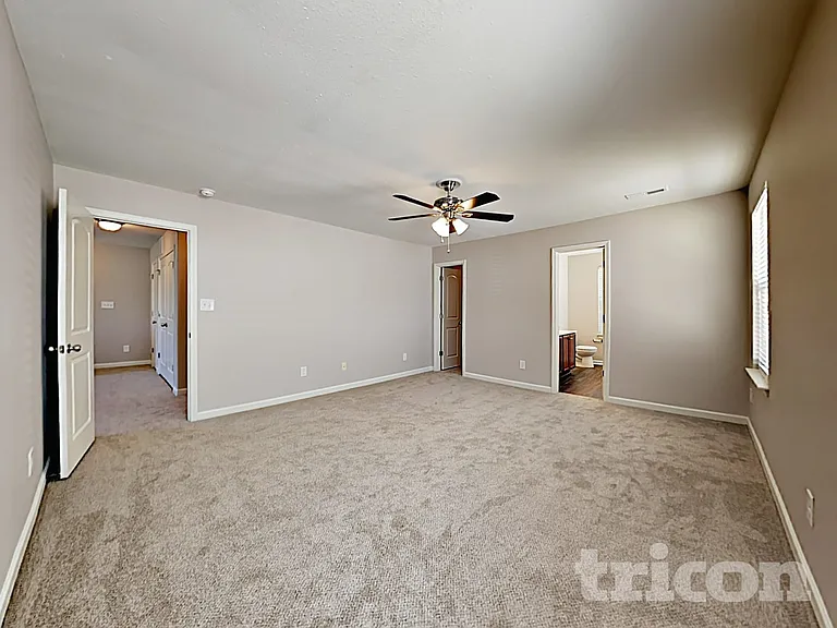 917 Leatherstone Ln — Photo 9