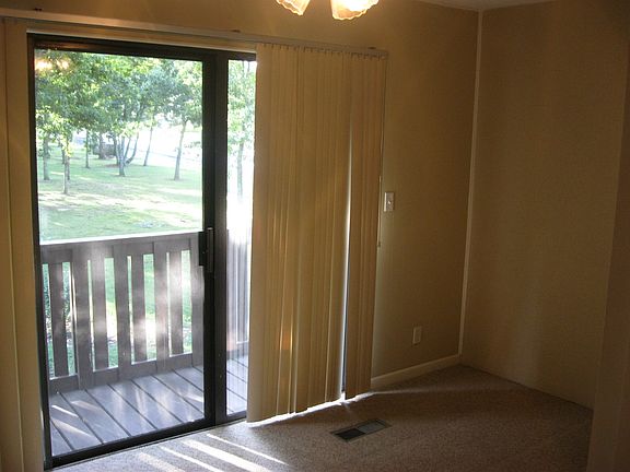 3rd image of 76 Wilshire Heights Dr
