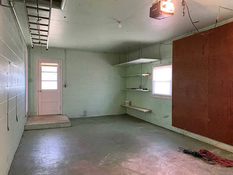 4136 Lincoln Way E — Photo 34