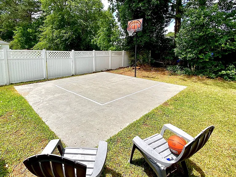 7147 Midfield St — Photo 2
