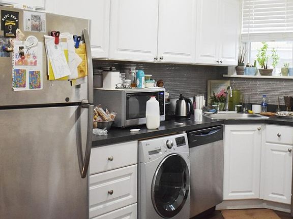 5th image of 3817 N Greenview Ave APT 3E