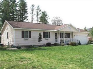 8 Linette Ln, Queensbury, NY 12804