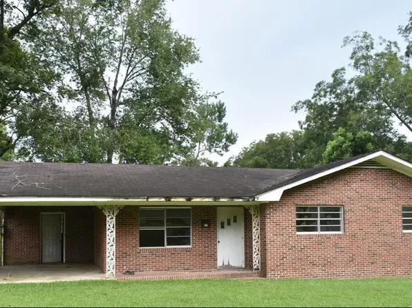 305 S Baker St, Glennville, GA 30427