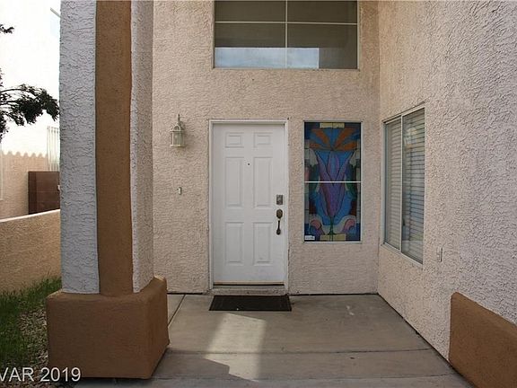 4th image of 3824 Crest Horn Dr