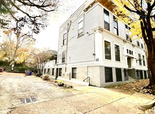 2066 NW Irving St APT D, Portland, OR 97209