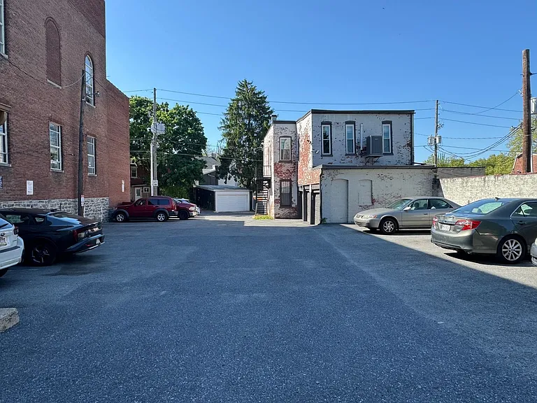 214-216 East King St & 215 East Mifflin St — Photo 11