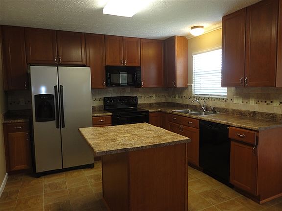 5th image of 7814 Seabury Ct