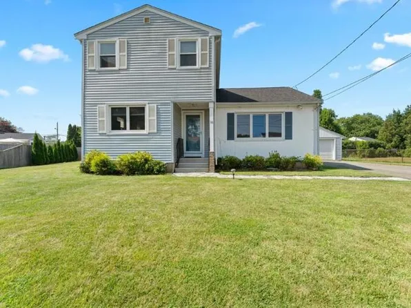 10 Philips Ave, Middletown, RI 02842