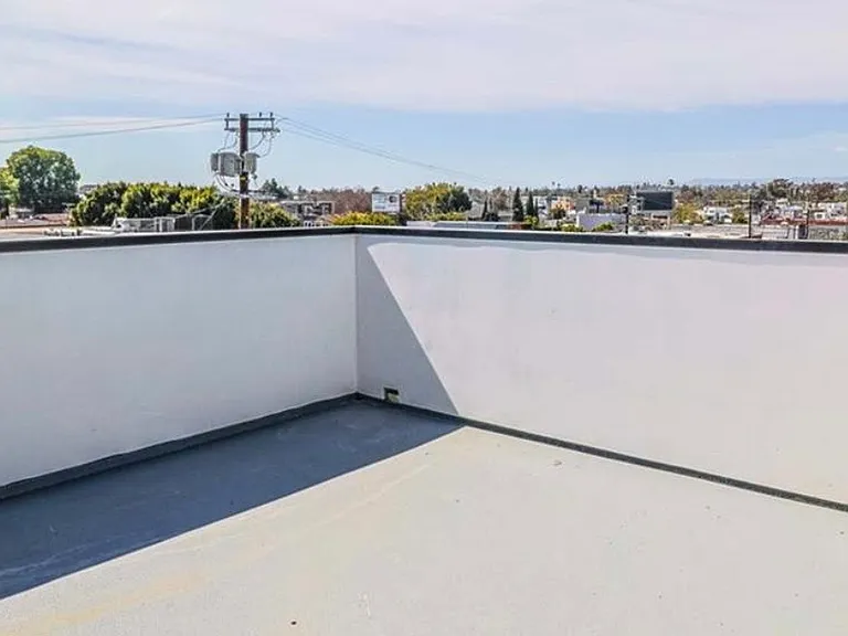 6006 Comey Ave — Photo 5