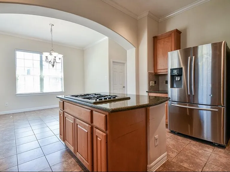 8002 Stoneyway Dr — Photo 10